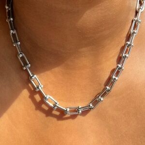 Hardware Graduated Silver Chunky Chain U Link Necklace